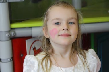 mavi gözlü kız portresi