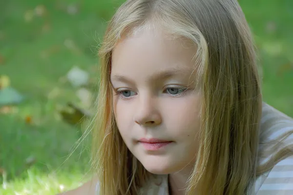 Retrato de menina com olhos azuis — Fotografia de Stock