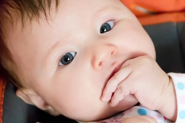 Lindo bebé recién nacido — Foto de Stock