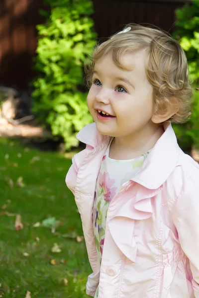 Ładny uśmiech dziecka — Zdjęcie stockowe