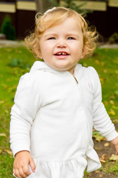 Aranyos mosolygós csecsemő — Stock Fotó