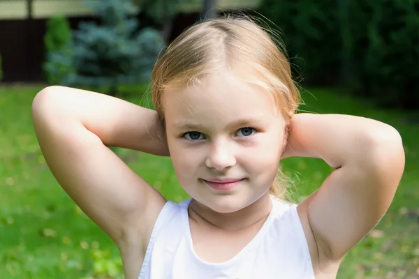 Menina bonito — Fotografia de Stock