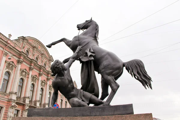 雕塑在圣彼得斯堡 — 图库照片