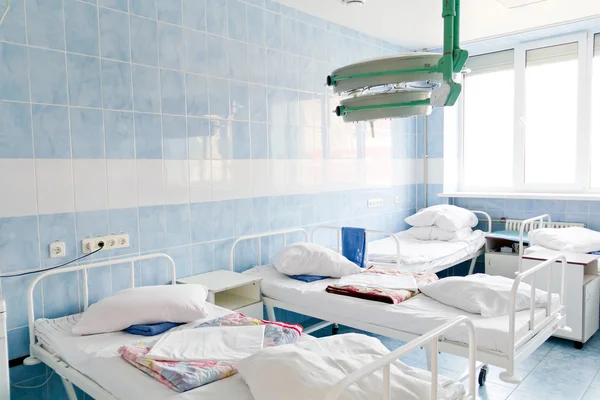 Внутренняя больничная палата — стоковое фото