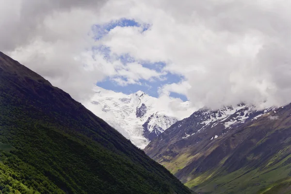 Montagnes du Caucase en Russie — Photo