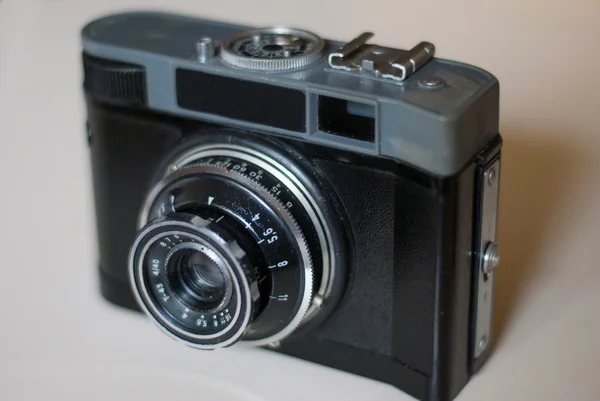 Küçük eski fotoğraf makinesi — Stok fotoğraf