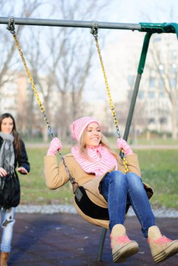 Yüksekten uçuyorum