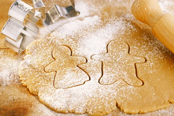 hamur yükseltmelerdeki gingerbread erkek ve kız cokkies kesiciler