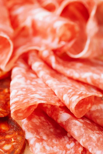 Tallrik av serrano jamon botade kött — Stockfoto