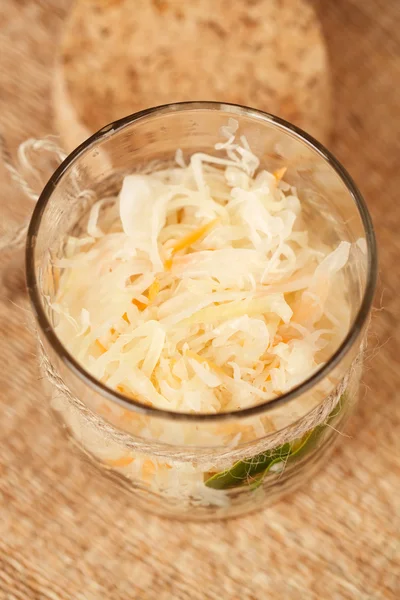 Cavolo aspro - crauti - in vaso di vetro — Foto Stock