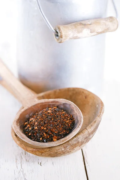 Chipotle - jalapeno uzená chilli v staré lžíce — Stock fotografie