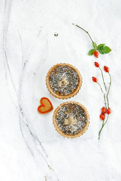 Christmas tart with mincemeat and candied peel — Stock Photo, Image