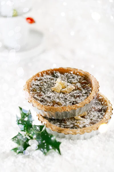 Christmas tart with mincemeat and candied peel — Stock Photo, Image