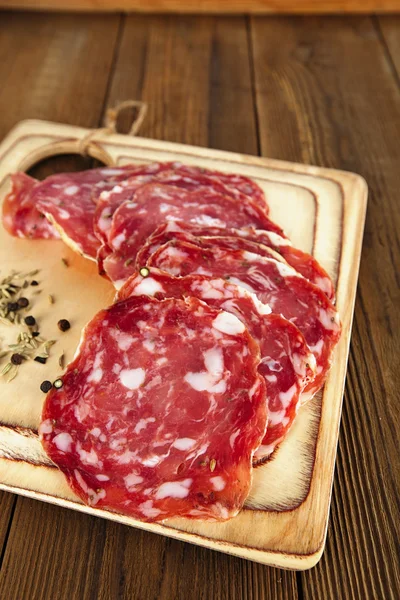 Salame francese con pepe nero e spezie di finocchio — Foto Stock