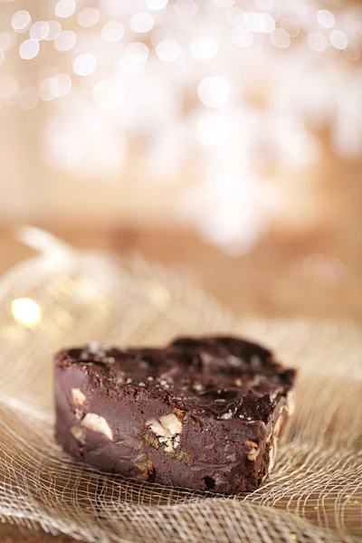 Coração brownie chocolate festivo com brilho — Fotografia de Stock