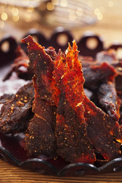 Ruckeliges Rindfleisch - hausgemachtes, trockenes, gewürztes Fleisch — Stockfoto