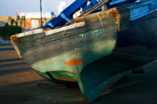 Niebieski łodzie rybackie w porcie essaouira — Zdjęcie stockowe