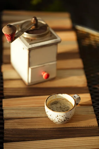 Espresso koffie in retro cup — Stockfoto