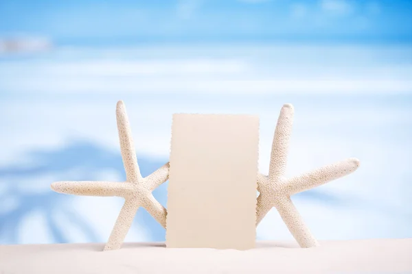 White starfish with blank retro photo — Stock Photo, Image