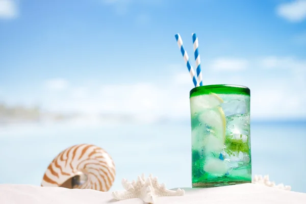 Mojito cocktail met ijs — Stockfoto