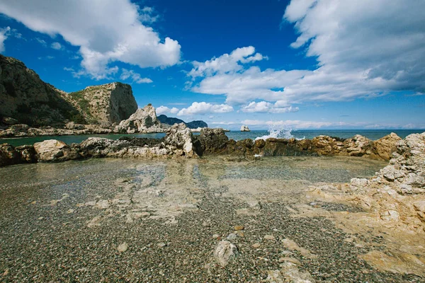 Tyrkysová Plážová Zátoka Čistou Vodou Rhodosu Řecko — Stock fotografie