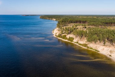 Ukrayna, Kiev rezervuarı, su ve orman manzarası
