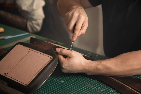 Man Using Awl Makes Holes Hand Stitching Leather Product — Stock Photo, Image