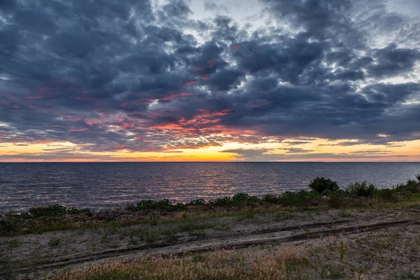 Landschap Foto Van Zee Met Weg Tegen Achtergrond Van Zonsondergang Stockfoto