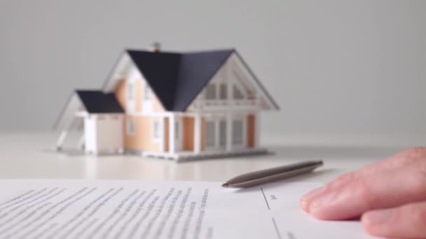 Assinatura do contrato de hipoteca — Vídeo de Stock