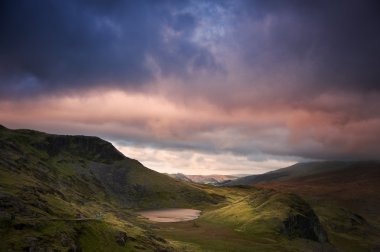 carneddau dağ silsilesi sırasında doğru snowdon Dağı görmek