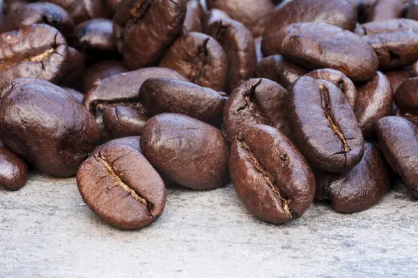 Close up of dark coffee beans — Stock Photo, Image