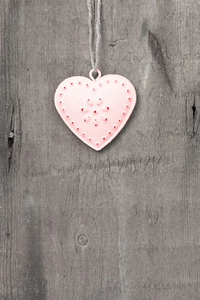 Valentine's Day love heart on rustic style background — Stock Photo, Image