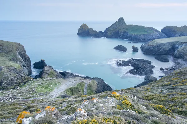 Larga exposición crepúsculo imagen con vistas al hermoso puerto — Foto de Stock