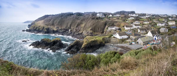 Cadgwith 村と港のパノラマ — ストック写真