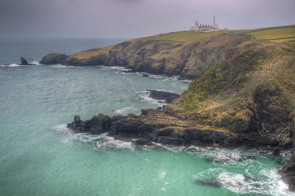 Kertenkele noktası ve deniz feneri, Britanya'da en Güney noktası — Stok fotoğraf