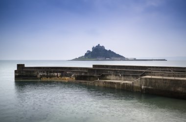 St Michael'ın Bay Marazion Mount uzun pozlama manzara alacakaranlık Cornwall İngiltere sırasında