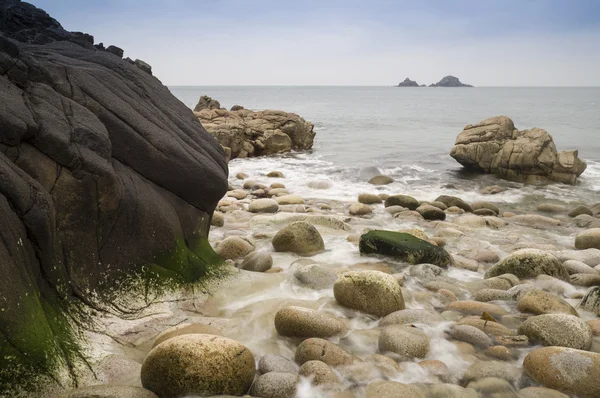 Schöne landschaft von porth nanven beach cornwall england — Stockfoto