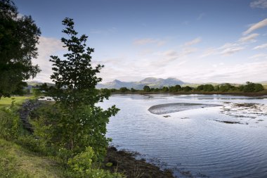porthmadog cob snowdonia dağlar peyzaj d doğru gelen göster