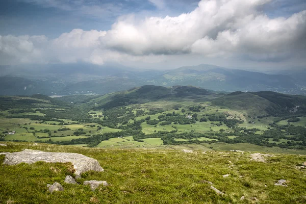 Cadair idris dağ kuzey kırsal peyzaj üzerinde göster — Stok fotoğraf