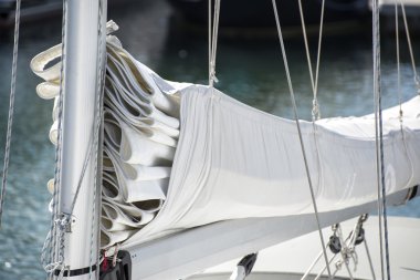 görüntü üzerinde tekne yelkenli yelken ve mast kasnak systm kadar yakın