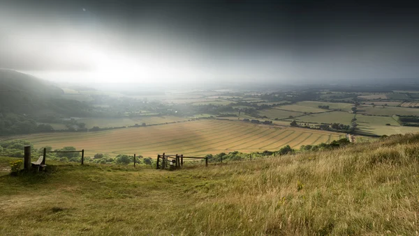 Vista sul paesaggio della campagna inglese durante la vigilia di fine estate — Foto Stock