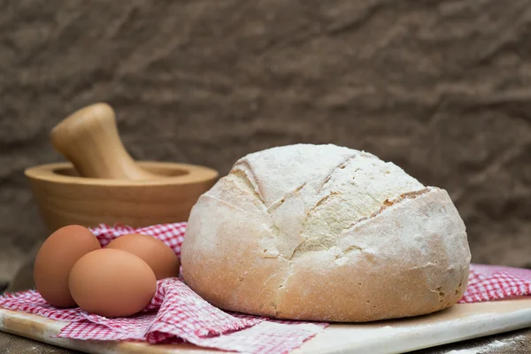 Freshly baked French pain de campagne loaf of bread — Stock Photo, Image