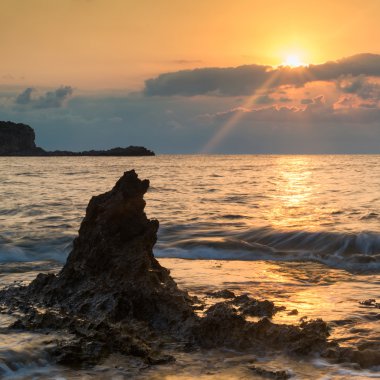 muhteşem manzara şafak gündoğumu kayalık sahil şeridi ve ex uzun