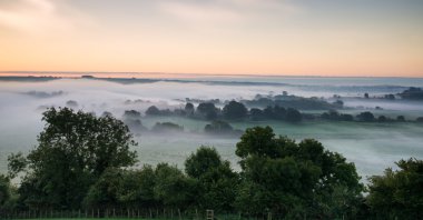 sis sonbahar tarım peyzaj üzerinde katmanları