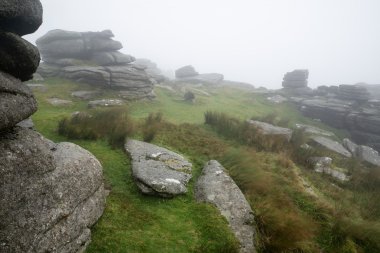 sonbaharın kayalar ve f Dartmoor üzerinde ulusal park peyzaj