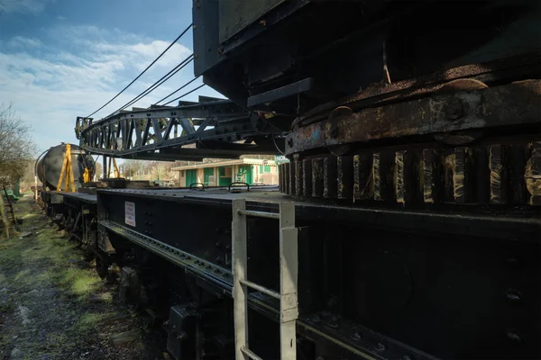 老式旧火车机车起重机设备 — 图库照片