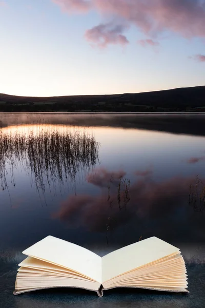 湖区乌尔斯沃特令人叹为观止的秋季日出景观图像从书本合成图像中脱颖而出 — 图库照片