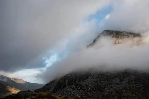Snowdonia Ulusal Parkı Ndaki Pen Ole Wen Destansı Dağ Manzarası — Stok fotoğraf
