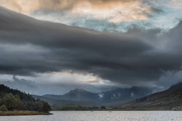 Episk Höst Landskap Bild Snowdon Massif Sett Från Stränder Llynnau — Stockfoto