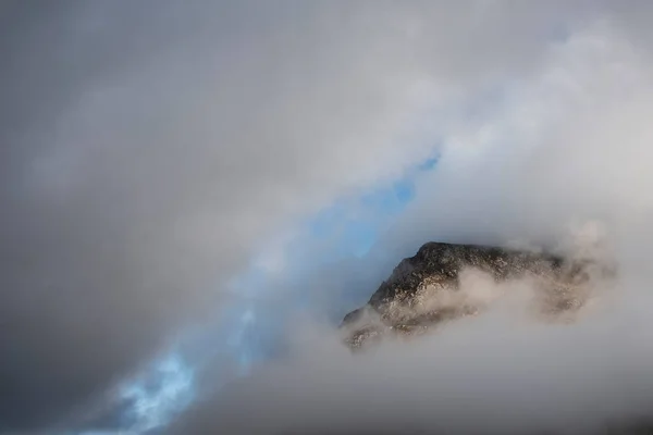 Imagem Paisagem Montanhosa Épica Pen Ole Wen Parque Nacional Snowdonia — Fotografia de Stock